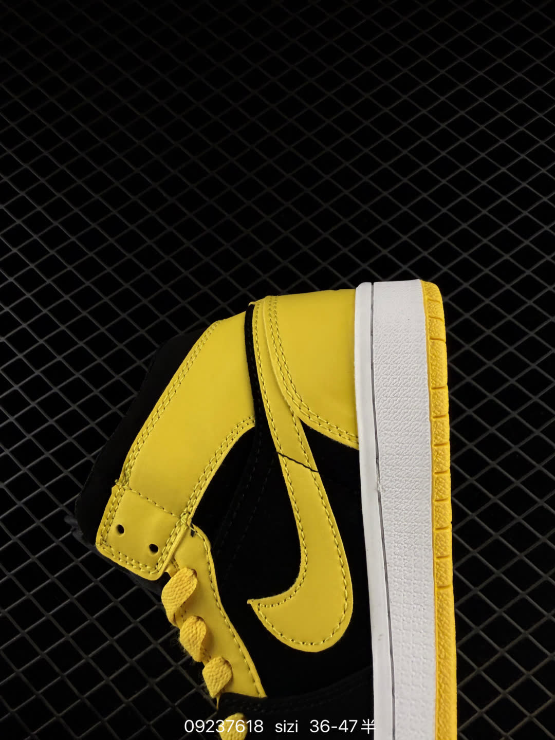 Air Jordan 1 Retro High OG Pine Green-555088-302